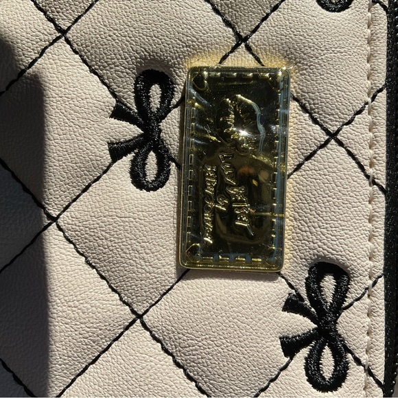 NWT LUV BETSEY Cream and Black Bow Clutch - Picture 7 of 7